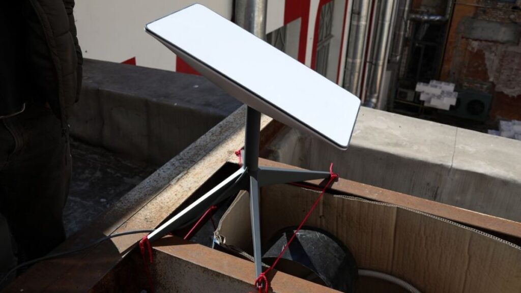 Польща продовжує фінансувати роботу тисяч терміналів Starlink / Фото: Відкриті джерела